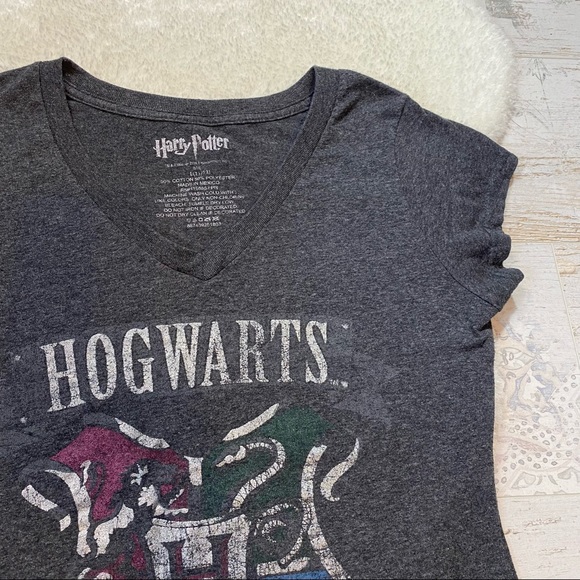 Harry Potter Hogwarts Shield V Neck T Shirt - Picture 4 of 9